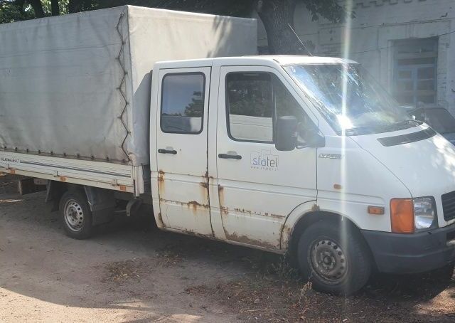 Белый Фольксваген ЛТ, объемом двигателя 2.5 л и пробегом 360 тыс. км за 3000 $, фото 1 на Automoto.ua