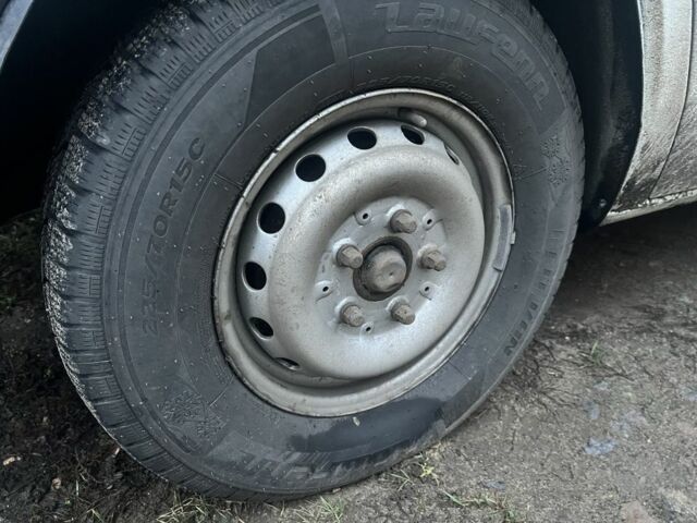 Белый Фольксваген ЛТ, объемом двигателя 2.5 л и пробегом 400 тыс. км за 3500 $, фото 3 на Automoto.ua