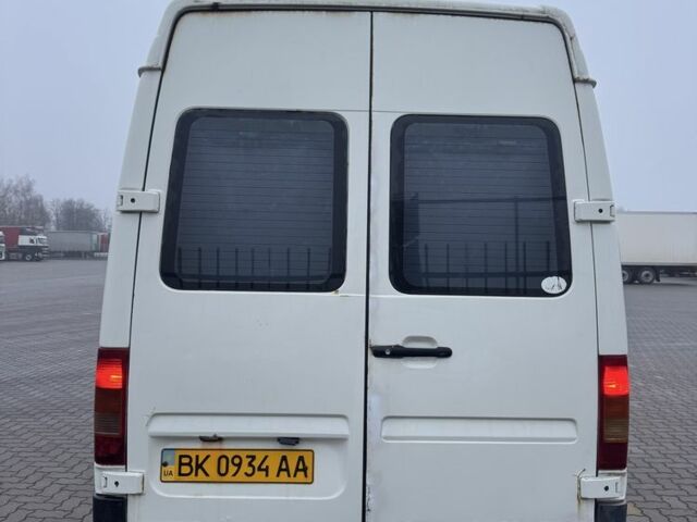 Белый Фольксваген ЛТ, объемом двигателя 2.5 л и пробегом 448 тыс. км за 5000 $, фото 5 на Automoto.ua