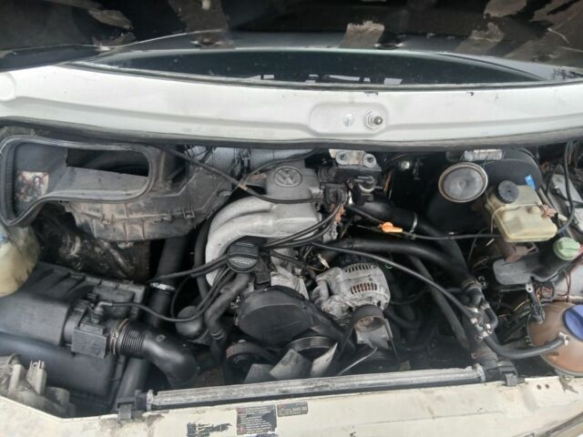 Белый Фольксваген ЛТ, объемом двигателя 2.5 л и пробегом 341 тыс. км за 3199 $, фото 5 на Automoto.ua