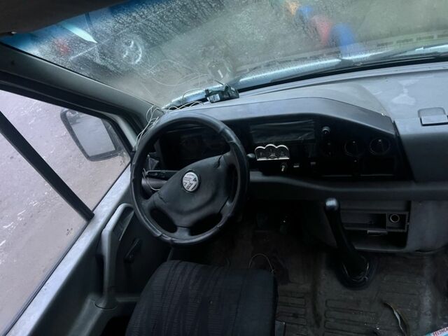 Белый Фольксваген ЛТ, объемом двигателя 2.5 л и пробегом 400 тыс. км за 3500 $, фото 10 на Automoto.ua