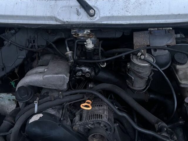 Белый Фольксваген ЛТ, объемом двигателя 2.5 л и пробегом 400 тыс. км за 3500 $, фото 9 на Automoto.ua