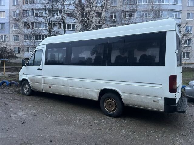 Белый Фольксваген ЛТ, объемом двигателя 2.5 л и пробегом 400 тыс. км за 3500 $, фото 1 на Automoto.ua