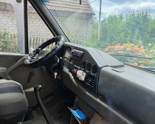 Белый Фольксваген ЛТ, объемом двигателя 2.46 л и пробегом 500 тыс. км за 5000 $, фото 3 на Automoto.ua