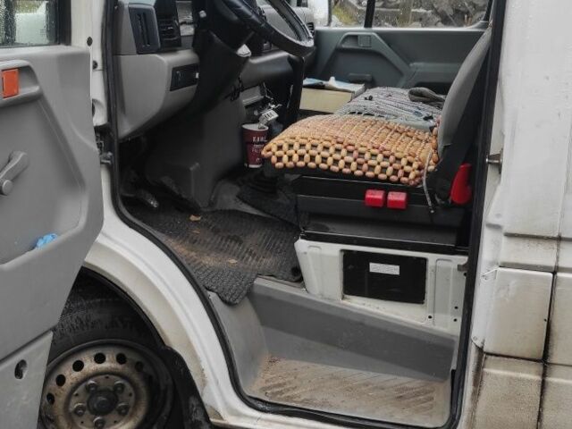 Белый Фольксваген ЛТ, объемом двигателя 0 л и пробегом 800 тыс. км за 6500 $, фото 2 на Automoto.ua