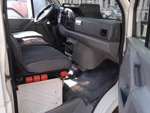 Фольксваген ЛТ 2002 в Иршава на Automoto.ua Белый Фольксваген ЛТ, объемом двигателя 2.5 л и пробегом 500 тыс. км за 6550 $, фото 9 на Automoto.ua