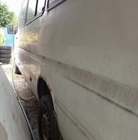 Белый Фольксваген ЛТ, объемом двигателя 2.46 л и пробегом 500 тыс. км за 5000 $, фото 4 на Automoto.ua