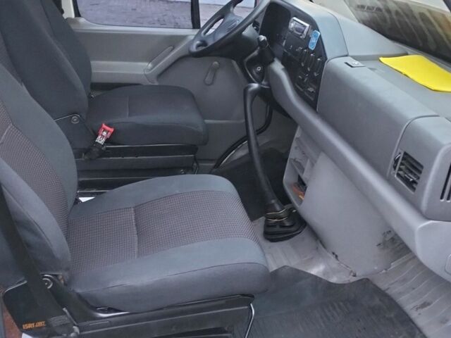 Белый Фольксваген ЛТ, объемом двигателя 2.5 л и пробегом 286 тыс. км за 7800 $, фото 9 на Automoto.ua