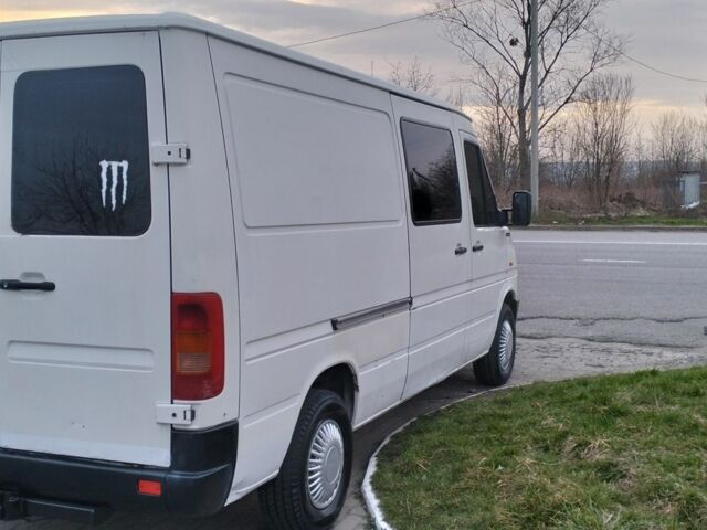 Белый Фольксваген ЛТ, объемом двигателя 2.5 л и пробегом 286 тыс. км за 7800 $, фото 6 на Automoto.ua