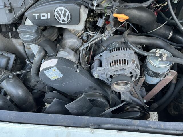 Белый Фольксваген ЛТ, объемом двигателя 2.5 л и пробегом 150 тыс. км за 8500 $, фото 4 на Automoto.ua