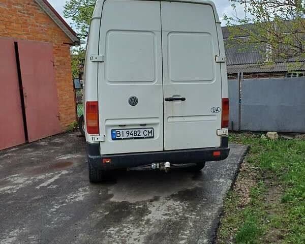 Белый Фольксваген ЛТ, объемом двигателя 2.46 л и пробегом 400 тыс. км за 7500 $, фото 2 на Automoto.ua