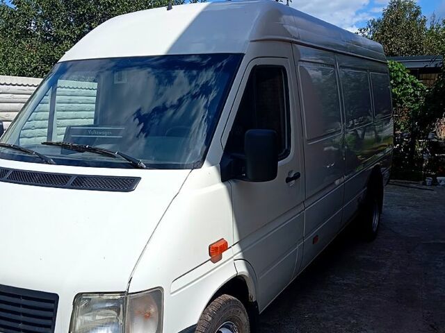 Белый Фольксваген ЛТ, объемом двигателя 2.8 л и пробегом 555 тыс. км за 15000 $, фото 1 на Automoto.ua