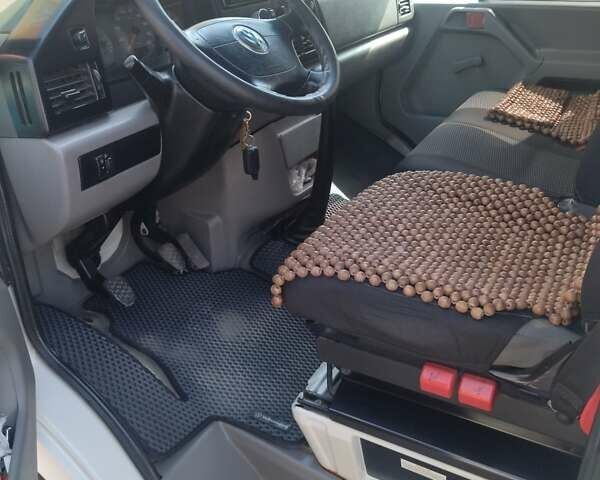 Белый Фольксваген ЛТ, объемом двигателя 0 л и пробегом 350 тыс. км за 7150 $, фото 1 на Automoto.ua