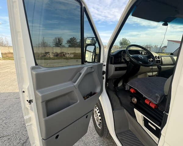 Белый Фольксваген ЛТ, объемом двигателя 2.46 л и пробегом 953 тыс. км за 10700 $, фото 9 на Automoto.ua