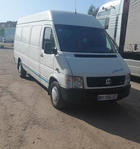 Белый Фольксваген ЛТ, объемом двигателя 2.46 л и пробегом 700 тыс. км за 7800 $, фото 1 на Automoto.ua