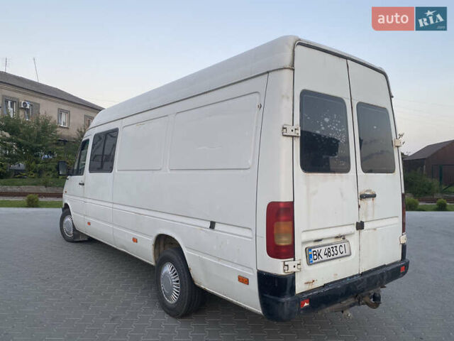 Білий Фольксваген ЛТ, об'ємом двигуна 2.8 л та пробігом 800 тис. км за 8100 $, фото 2 на Automoto.ua