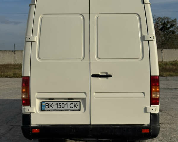 Белый Фольксваген ЛТ, объемом двигателя 2.46 л и пробегом 953 тыс. км за 10700 $, фото 2 на Automoto.ua