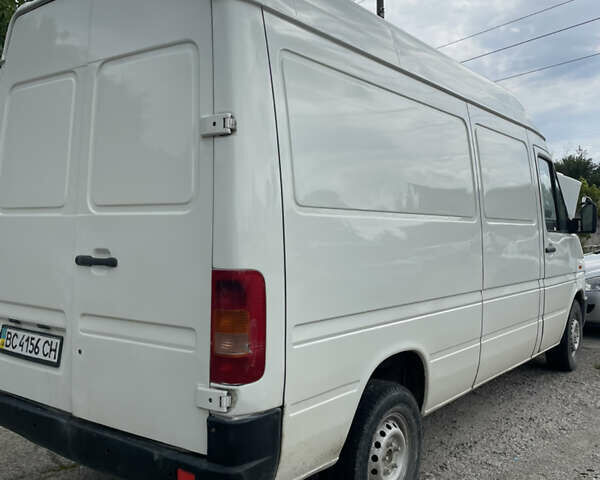 Белый Фольксваген ЛТ, объемом двигателя 2.5 л и пробегом 446 тыс. км за 6500 $, фото 2 на Automoto.ua