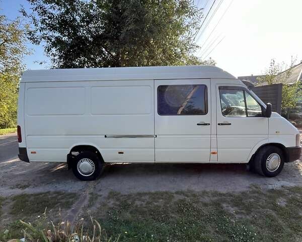 Белый Фольксваген ЛТ, объемом двигателя 2.46 л и пробегом 700 тыс. км за 9000 $, фото 2 на Automoto.ua