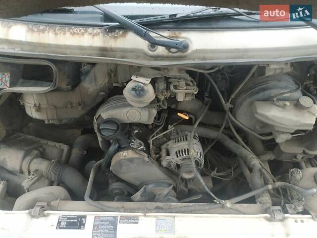 Белый Фольксваген ЛТ, объемом двигателя 2.46 л и пробегом 483 тыс. км за 6000 $, фото 11 на Automoto.ua