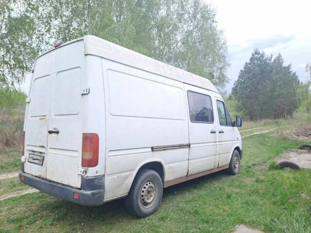 Белый Фольксваген ЛТ, объемом двигателя 2.46 л и пробегом 447 тыс. км за 6500 $, фото 2 на Automoto.ua