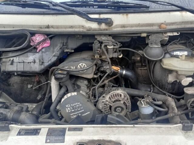 Белый Фольксваген ЛТ, объемом двигателя 2.5 л и пробегом 400 тыс. км за 4000 $, фото 6 на Automoto.ua