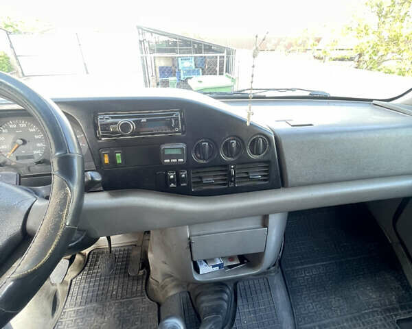 Белый Фольксваген ЛТ, объемом двигателя 2.46 л и пробегом 100 тыс. км за 14000 $, фото 16 на Automoto.ua