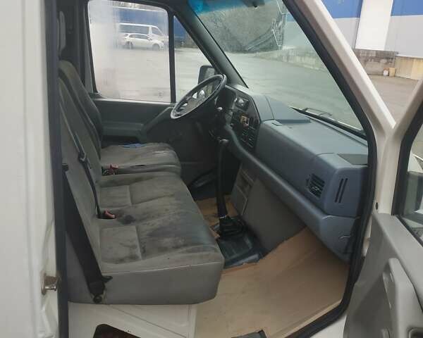 Белый Фольксваген ЛТ, объемом двигателя 2.46 л и пробегом 483 тыс. км за 6000 $, фото 17 на Automoto.ua