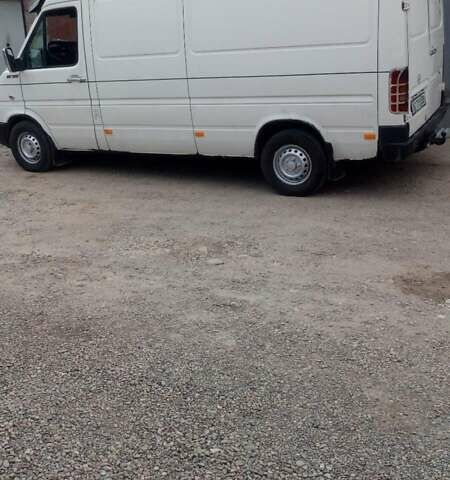 Белый Фольксваген ЛТ, объемом двигателя 2.46 л и пробегом 375 тыс. км за 7500 $, фото 3 на Automoto.ua