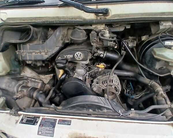 Білий Фольксваген ЛТ, об'ємом двигуна 2.46 л та пробігом 250 тис. км за 7500 $, фото 5 на Automoto.ua