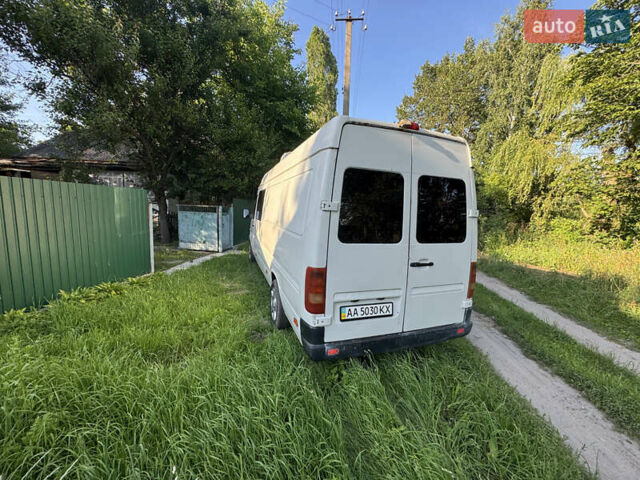 Белый Фольксваген ЛТ, объемом двигателя 2.46 л и пробегом 80 тыс. км за 9300 $, фото 5 на Automoto.ua