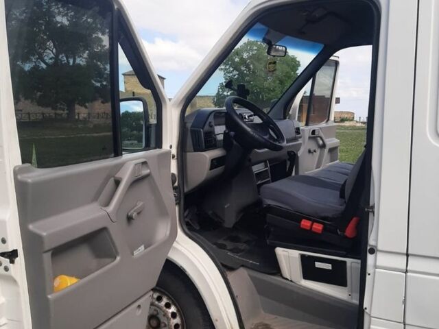 Белый Фольксваген ЛТ, объемом двигателя 2.5 л и пробегом 500 тыс. км за 9500 $, фото 3 на Automoto.ua