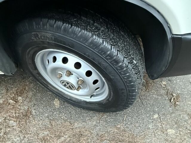 Білий Фольксваген ЛТ, об'ємом двигуна 2.8 л та пробігом 400 тис. км за 9000 $, фото 2 на Automoto.ua