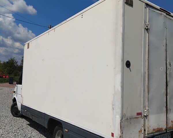 Белый Фольксваген ЛТ, объемом двигателя 2.5 л и пробегом 245 тыс. км за 9999 $, фото 13 на Automoto.ua