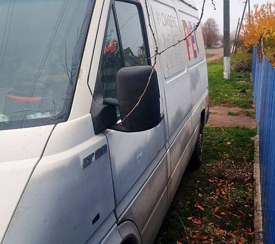 Белый Фольксваген ЛТ, объемом двигателя 2.5 л и пробегом 350 тыс. км за 4300 $, фото 3 на Automoto.ua