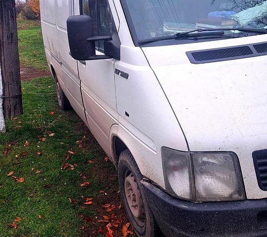 Белый Фольксваген ЛТ, объемом двигателя 2.5 л и пробегом 350 тыс. км за 4300 $, фото 1 на Automoto.ua