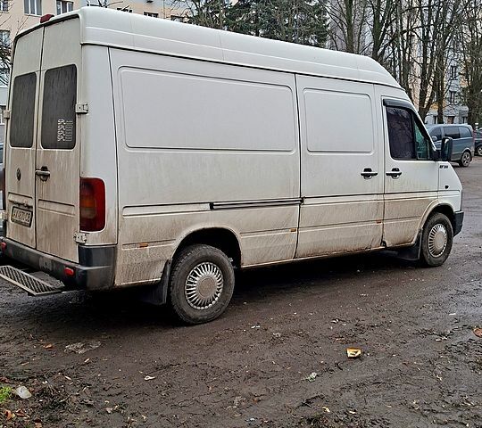 Белый Фольксваген ЛТ, объемом двигателя 2.5 л и пробегом 637 тыс. км за 5500 $, фото 2 на Automoto.ua