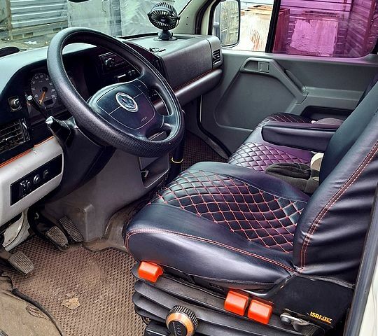 Белый Фольксваген ЛТ, объемом двигателя 2.5 л и пробегом 637 тыс. км за 5500 $, фото 4 на Automoto.ua