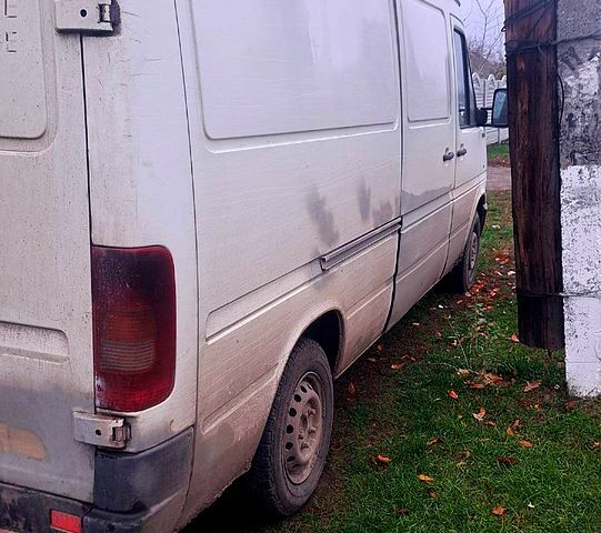 Белый Фольксваген ЛТ, объемом двигателя 2.5 л и пробегом 350 тыс. км за 4300 $, фото 2 на Automoto.ua