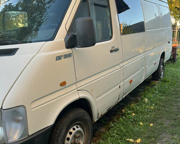 Белый Фольксваген ЛТ, объемом двигателя 2.46 л и пробегом 420 тыс. км за 6200 $, фото 1 на Automoto.ua