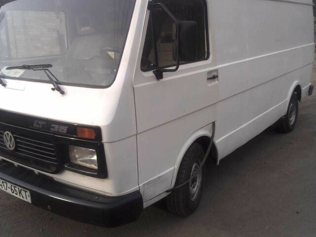 Белый Фольксваген ЛТ, объемом двигателя 2.4 л и пробегом 280 тыс. км за 2200 $, фото 1 на Automoto.ua