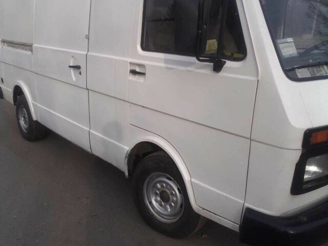 Белый Фольксваген ЛТ, объемом двигателя 2.4 л и пробегом 280 тыс. км за 2200 $, фото 5 на Automoto.ua