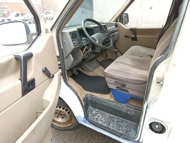 Белый Фольксваген ЛТ, объемом двигателя 2.4 л и пробегом 440 тыс. км за 2900 $, фото 6 на Automoto.ua