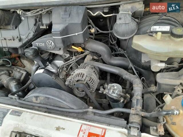 Белый Фольксваген ЛТ, объемом двигателя 2.46 л и пробегом 650 тыс. км за 7300 $, фото 4 на Automoto.ua