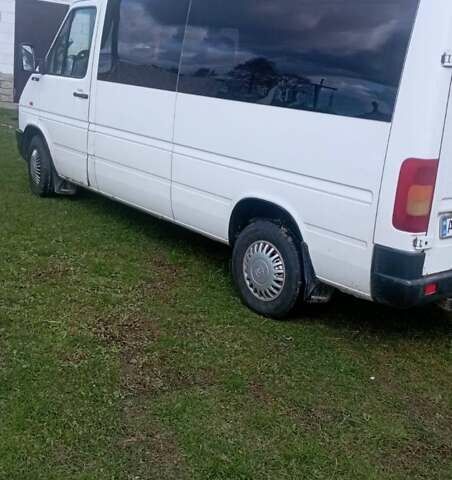 Белый Фольксваген ЛТ, объемом двигателя 2.5 л и пробегом 650 тыс. км за 8200 $, фото 3 на Automoto.ua