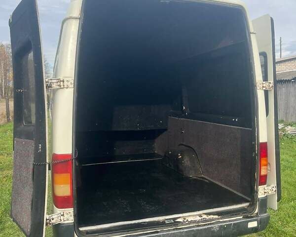 Белый Фольксваген ЛТ, объемом двигателя 2.46 л и пробегом 650 тыс. км за 8400 $, фото 3 на Automoto.ua