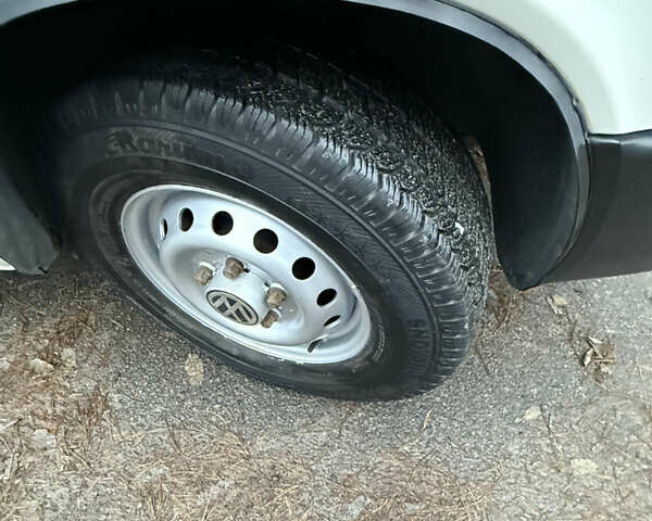 Белый Фольксваген ЛТ, объемом двигателя 2.8 л и пробегом 400 тыс. км за 9000 $, фото 5 на Automoto.ua