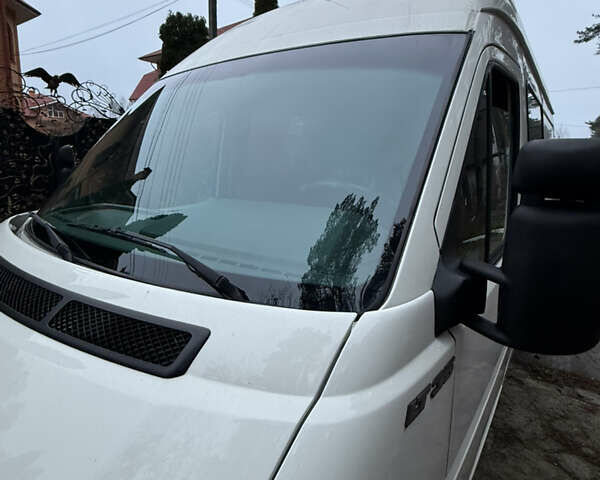 Белый Фольксваген ЛТ, объемом двигателя 2.8 л и пробегом 400 тыс. км за 9000 $, фото 3 на Automoto.ua