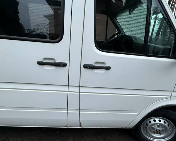 Белый Фольксваген ЛТ, объемом двигателя 2.8 л и пробегом 400 тыс. км за 9000 $, фото 6 на Automoto.ua