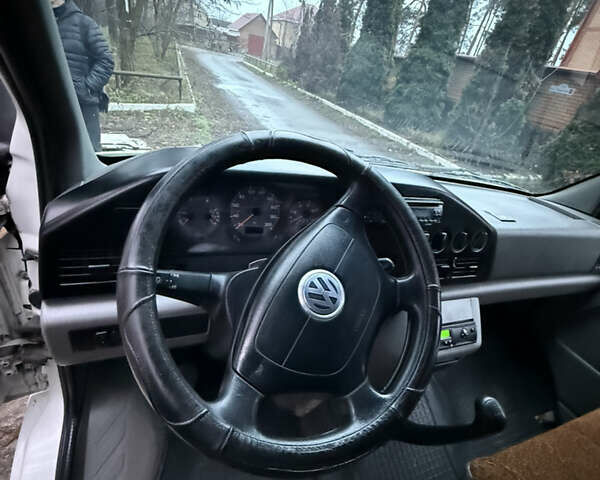 Белый Фольксваген ЛТ, объемом двигателя 2.8 л и пробегом 400 тыс. км за 9000 $, фото 22 на Automoto.ua